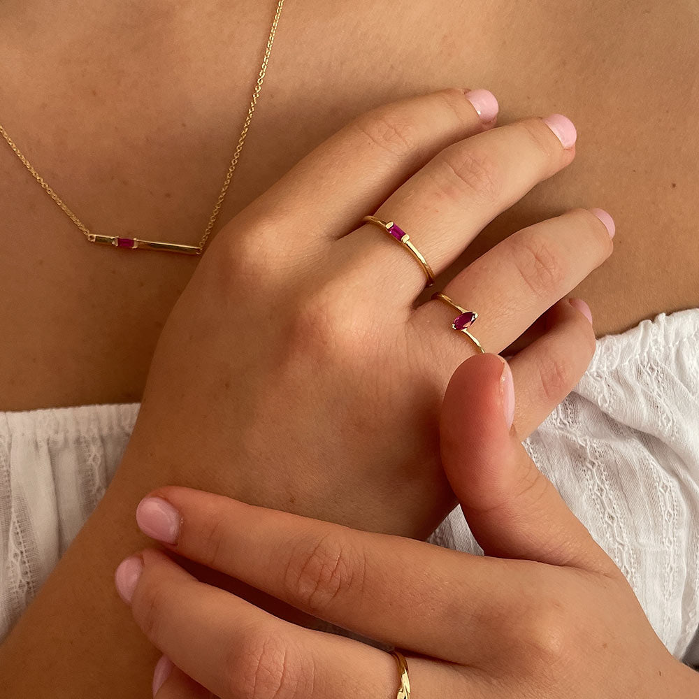 טבעת רובי מזהב צהוב 14 קראט - סטרלה אדומה טבעת רובי מזהב צהוב 14 קראט - סטרלה אדומה