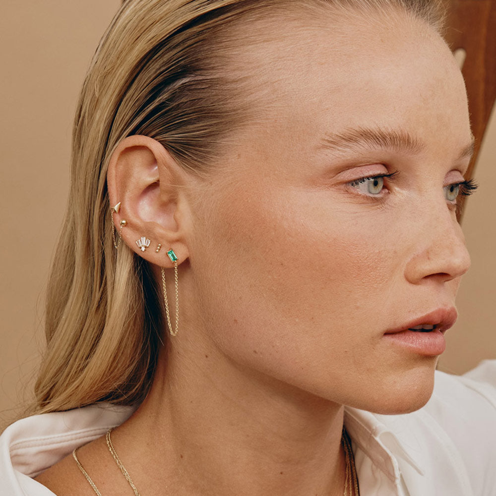 עגילי שרשרת אמרלד מזהב צהוב 14 קראט - מירז' ירוקים עגילי שרשרת אמרלד מזהב צהוב 14 קראט - מירז' ירוקים