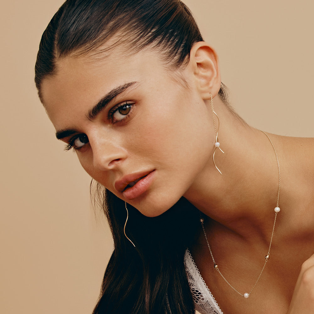 עגילים תלויים מזהב צהוב 14 קראט - לונה פנינה עגילים תלויים מזהב צהוב 14 קראט - לונה פנינה