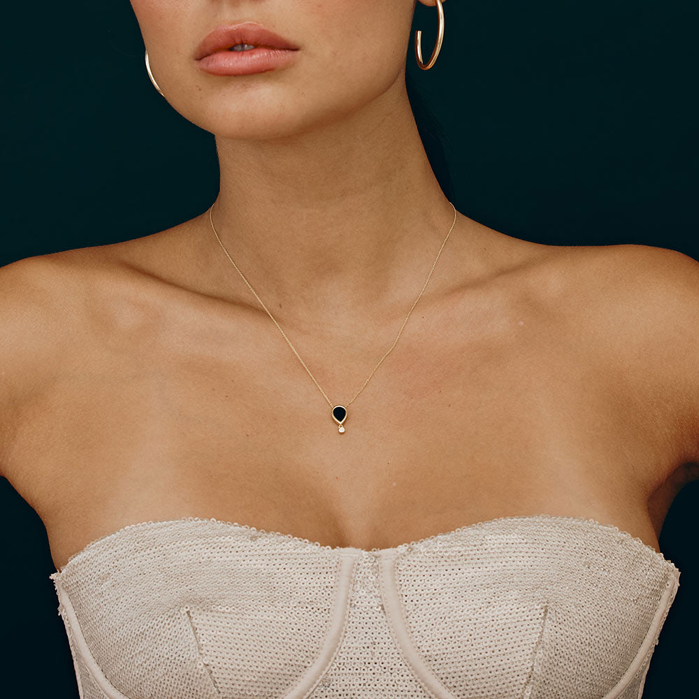 שרשרת ותליון עם יהלום מזהב צהוב 14 קראט - טיפת ראדלי שרשרת ותליון עם יהלום מזהב צהוב 14 קראט - טיפת ראדלי