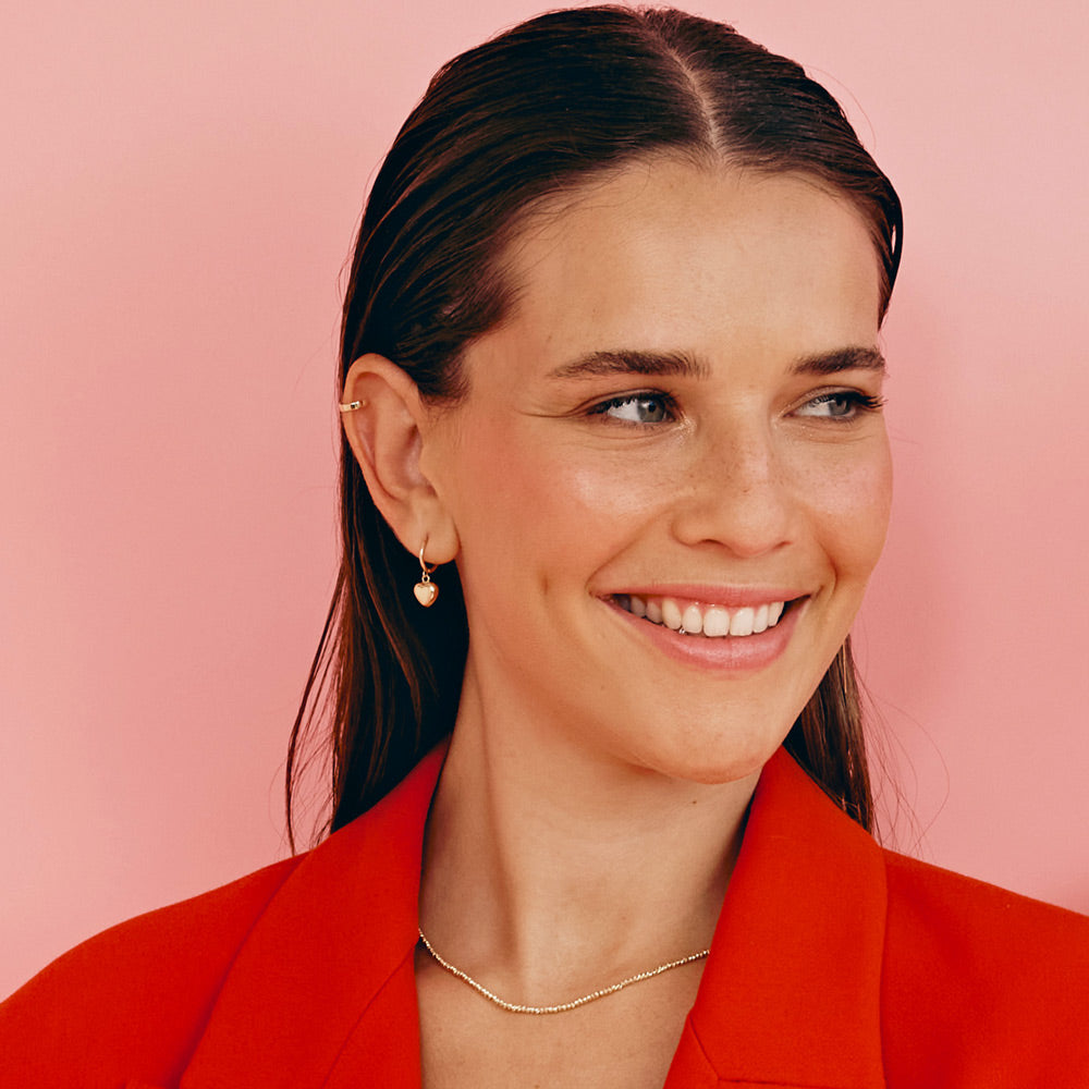 עגילי צ'ארם מזהב צהוב 14 קראט - צ'ארם לב פיג'י עגילי צ'ארם מזהב צהוב 14 קראט - צ'ארם לב פיג'י