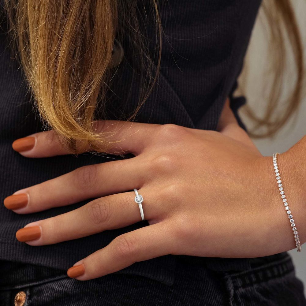 תכשיטי יהלומים | טבעת יהלומים מזהב לבן 14 קראט - מון