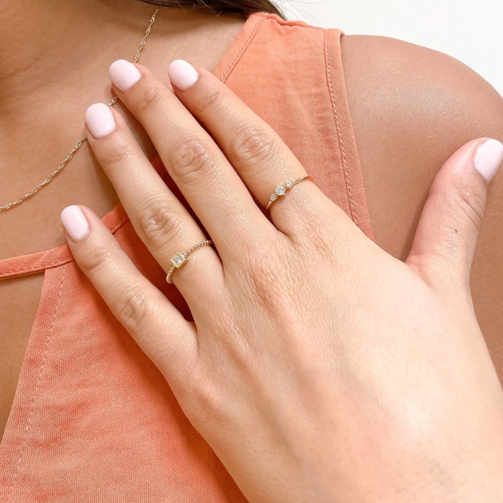 טבעות זהב | טבעת לנשים מזהב צהוב 14 קראט - ריבוע ניקולט כדורים 