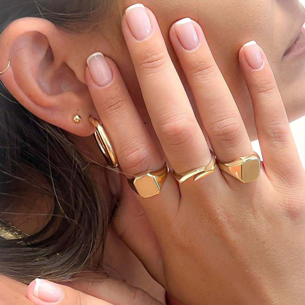 תכשיטי זהב לנשים | טבעת חותם מזהב צהוב 14 קראט - חותם ריבועי מט