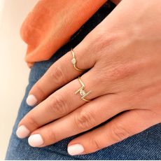 טבעת לנשים מזהב צהוב 14 קראט - גל זירקון